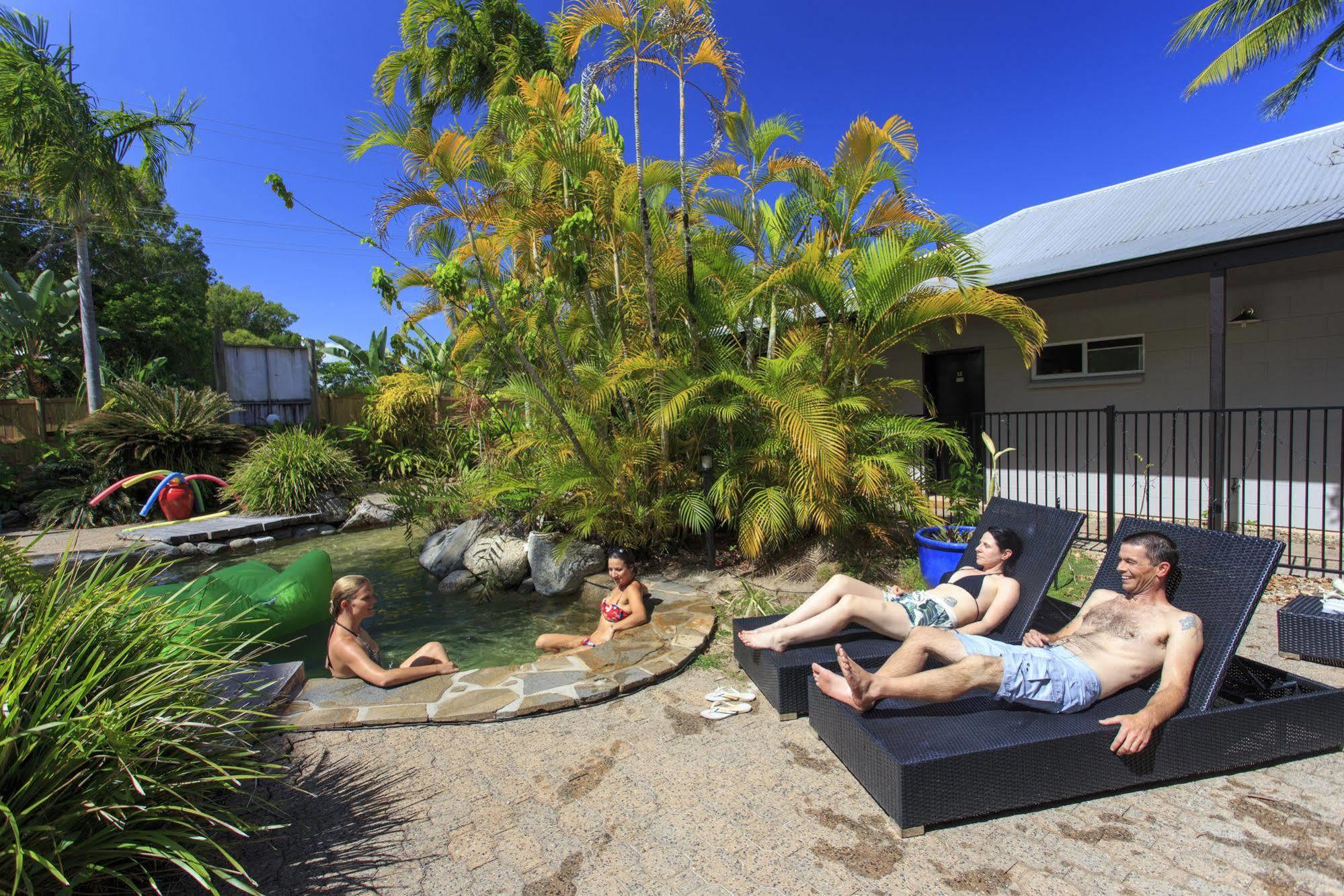 Coral Beach Lodge Port Douglas Esterno foto